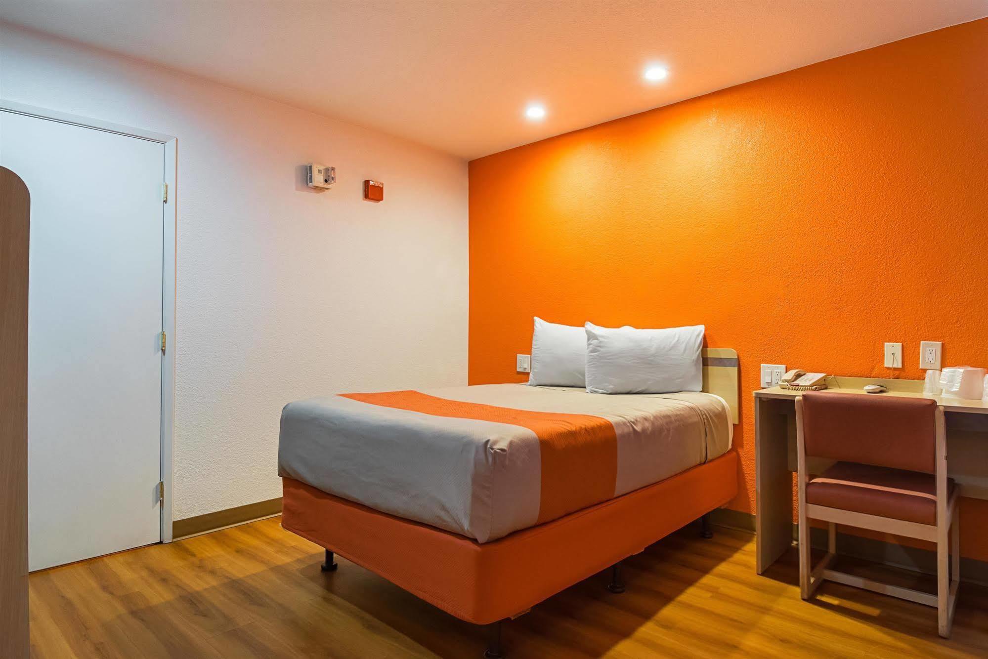 Motel 6 Lost Hills / Buttonwillow Racetrack المظهر الخارجي الصورة