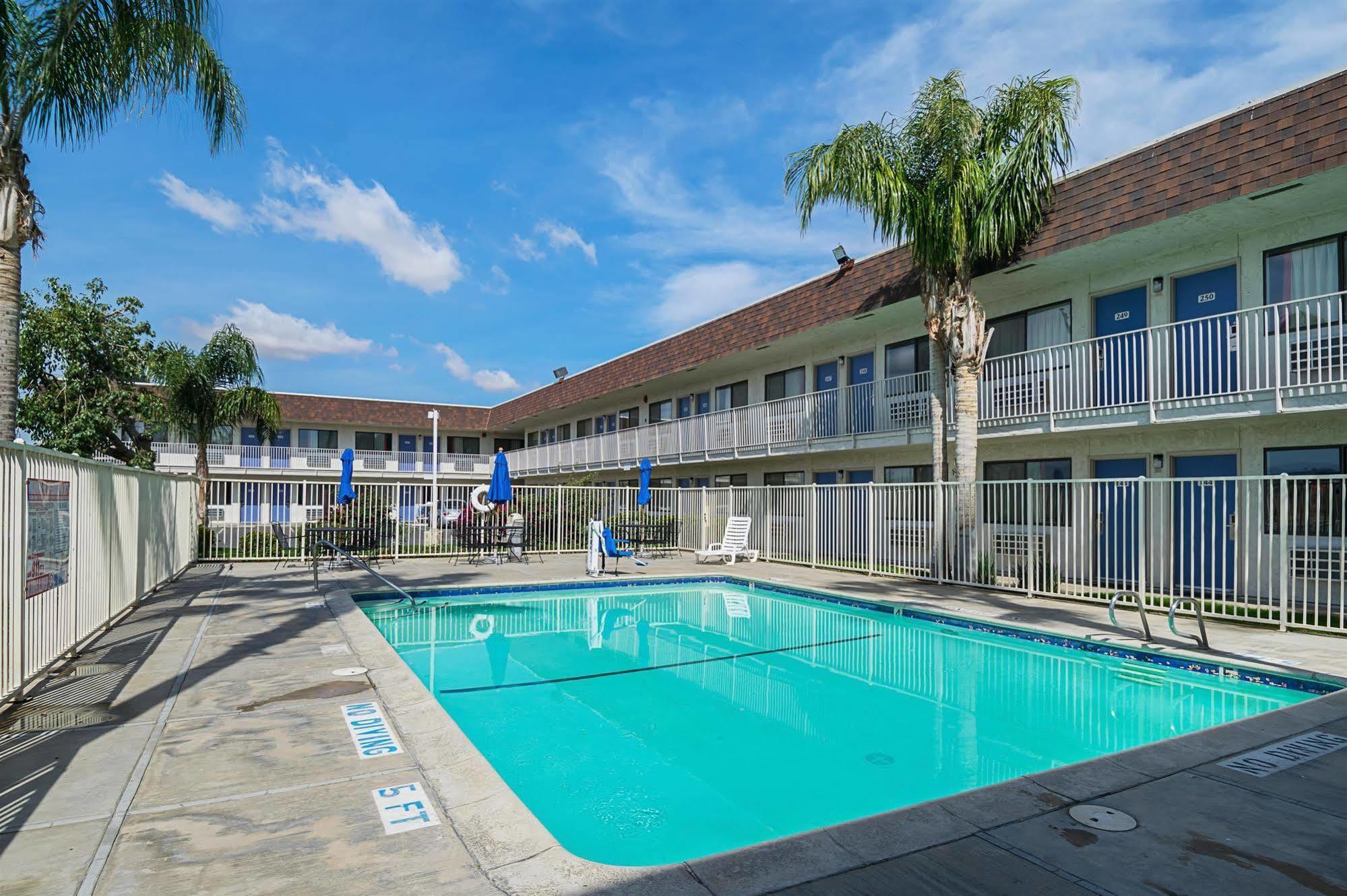 Motel 6 Lost Hills / Buttonwillow Racetrack المظهر الخارجي الصورة